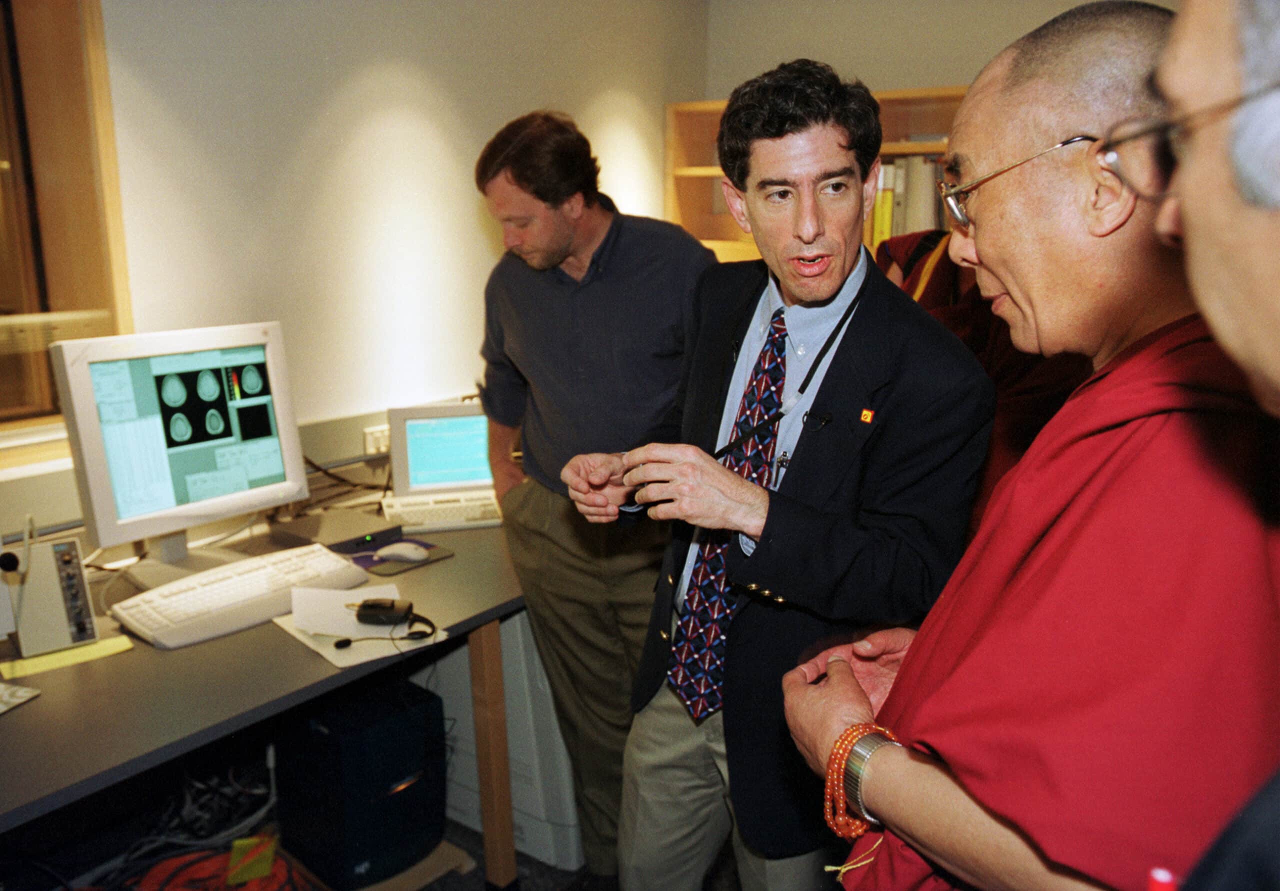 Dalai_Lama_Keck_fMRI2_01